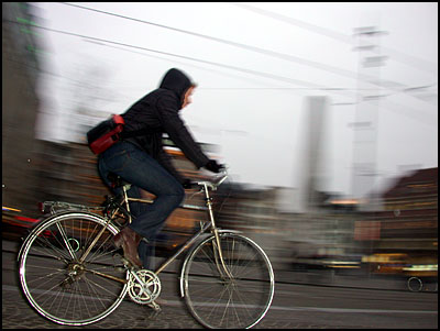 fietser in amsterdam (35k image)