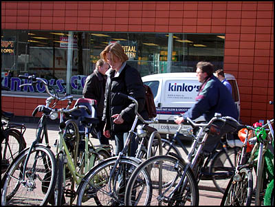 fietsenstallen (53k image)