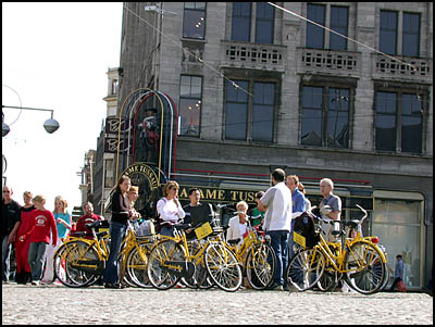 geel fietsje (45k image)