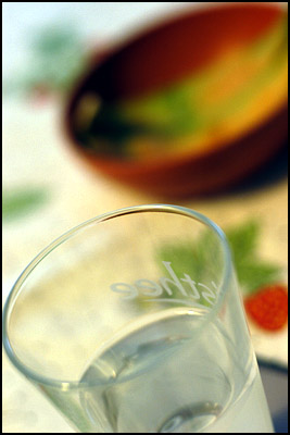 glas water (29k image)