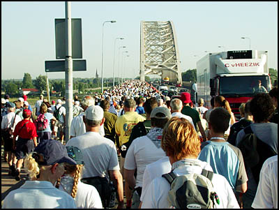 vierdaagse2003-01 (46k image)