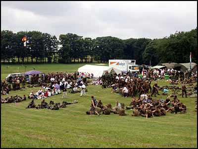 vierdaagse2003-12 (44k image)